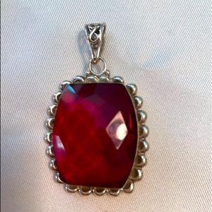Silver gemstone pendant